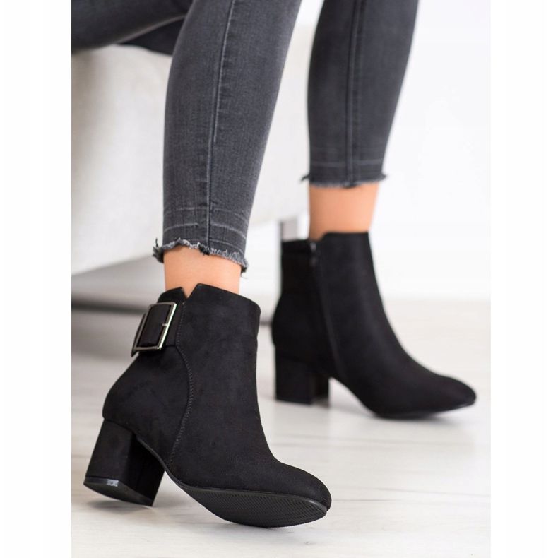 Top Shoes Stivaletti Scamosciati Con Fibbia nero 2