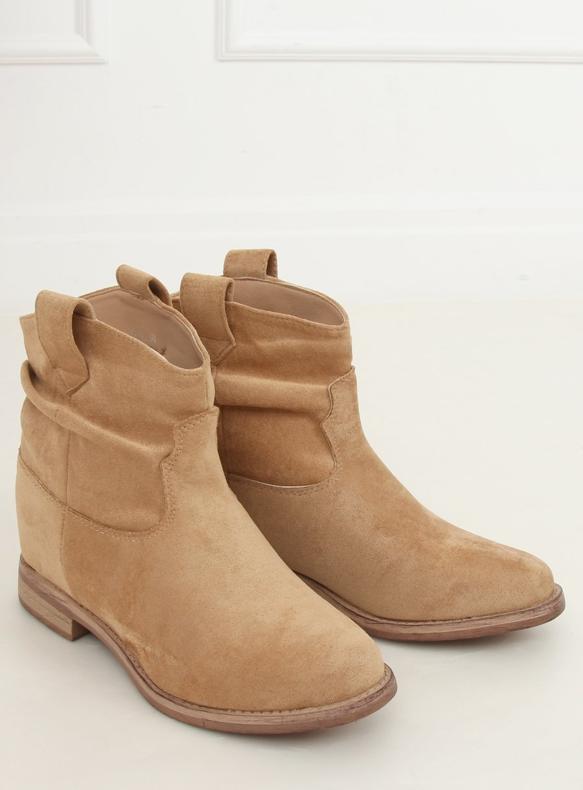 Stivali su una zeppa nascosta beige 1516 Beige 1