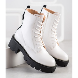 Seastar Cacciatori bianchi sulla piattaforma bianco nero 2