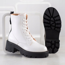 Seastar Cacciatori bianchi sulla piattaforma bianco nero 1