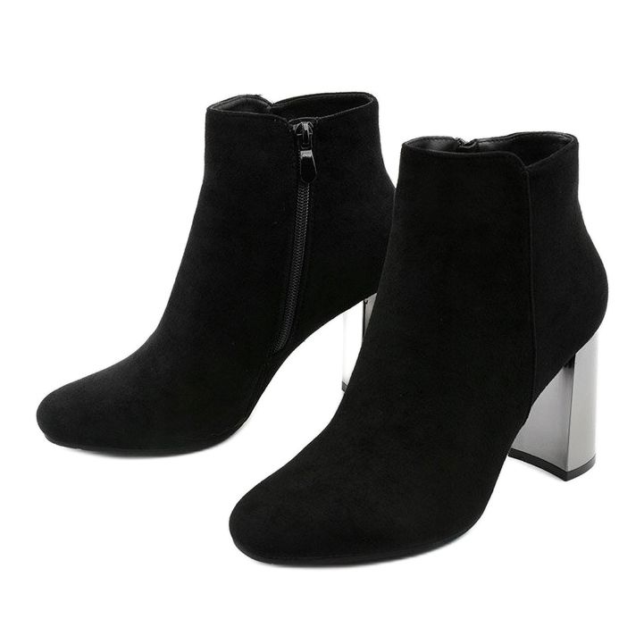 Stivaletti in camoscio nero sul post KL-705 2