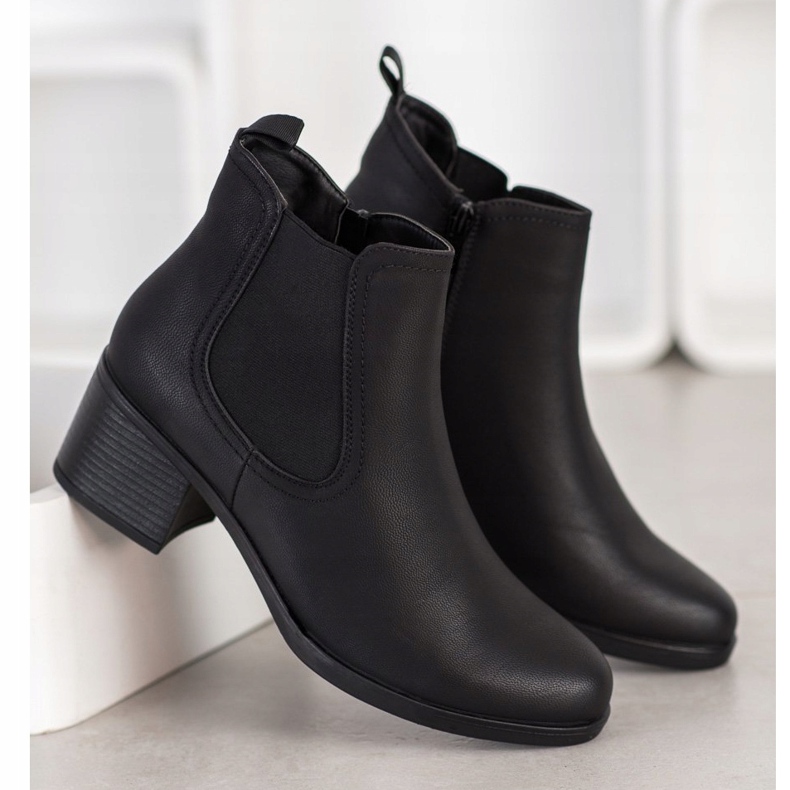 J. Star Stivali su un post basso nero 2