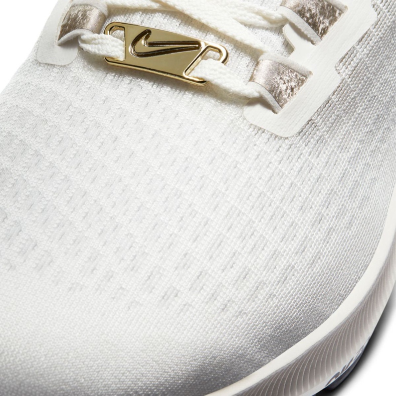 Scarpe da corsa Nike Air Zoom Pegasus 37 Premium W CZ2872-100 bianca 2