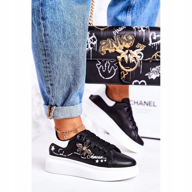 Scarpe Sportive Da Donna Sneakers Con Una Mosca Nero Amour 1