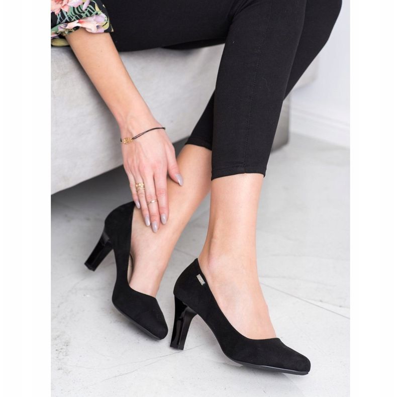 J. Star Décolleté casual con tacco nero 1