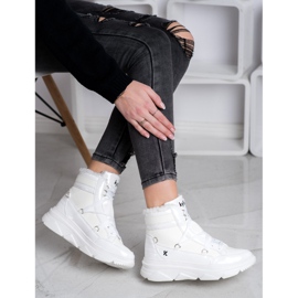 Kylie Trapper alla moda bianco 1