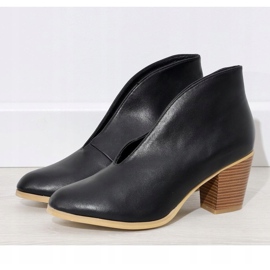 Stivali neri slip-on con ritagli sul palo NS128P nero 1