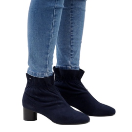 Stivali in pelle scamosciata blu navy sul post JM5512M 1