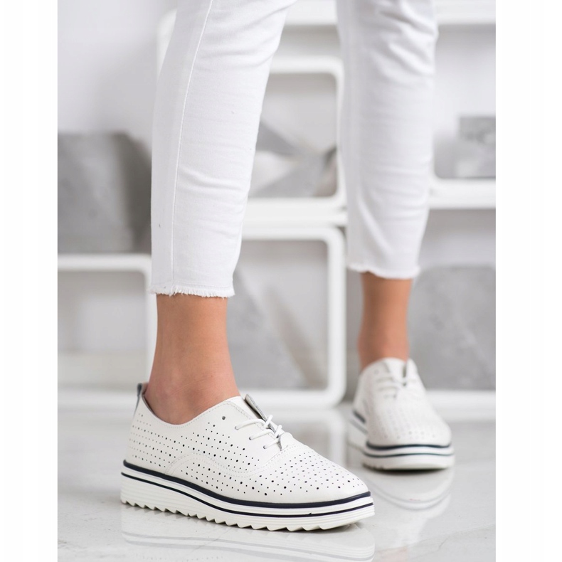 Goodin Calzature in pelle traforata bianco 1