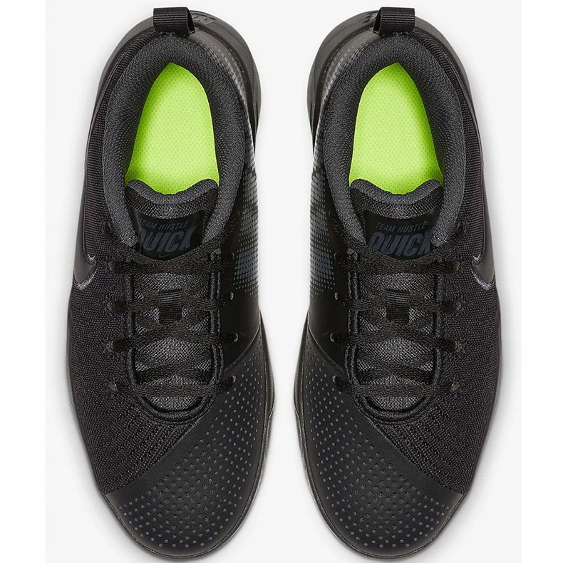 Nike Team Hustle Quick 2 scarpe nere da bambino AT5298 001 nero nero 1