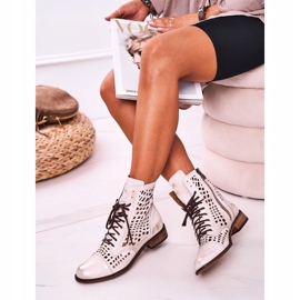 Nicole Stivali da donna in pelle bianca traforata Abigail 1