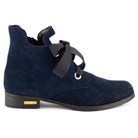 Olivier Stivali con un nastro, Flora blu navy isolata 1