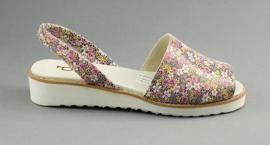 Dolce Pietro Sandali estivi in ​​pelle 2203 con fiori multicolore 1