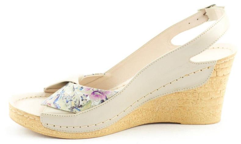 Sandali con zeppa 564 beige chiaro 2