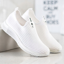 SHELOVET Comode scarpe da ginnastica in tessuto bianca 1