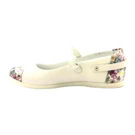 Ballerina in pelle femminile con fiori bianchi bartek bianca 2