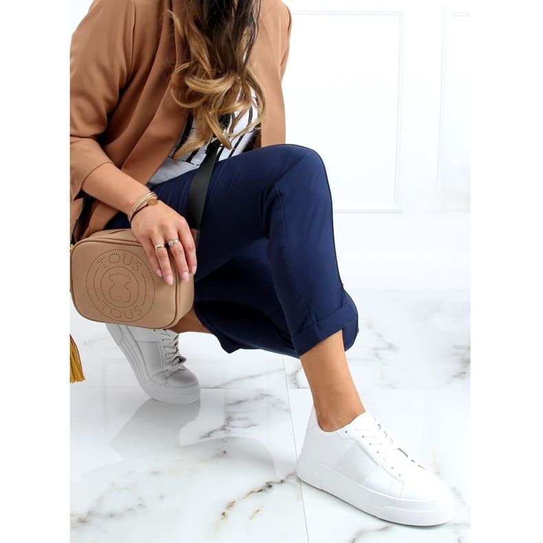 Sneakers bianche su suola alta LA133P White bianca 2