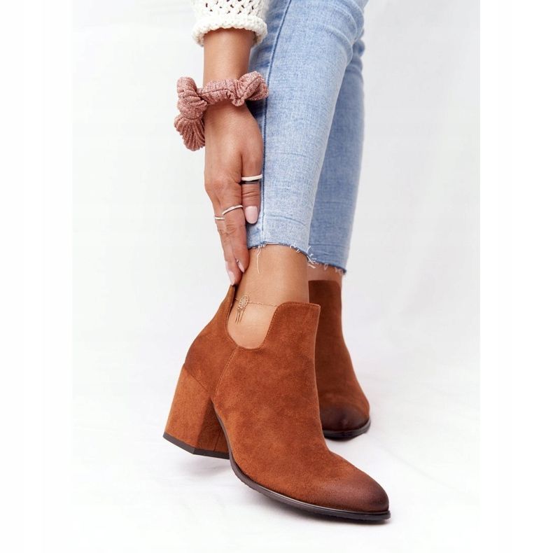 Vinceza Stivali da donna con intagli sul tallone Camel Caroline marrone 1