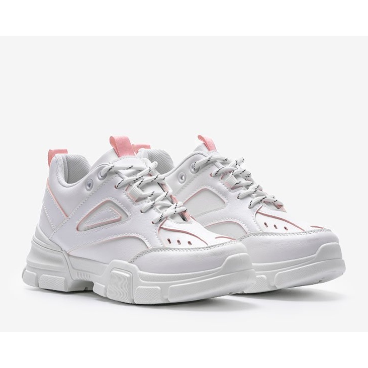 Le sneakers bianche di Christy bianco 1
