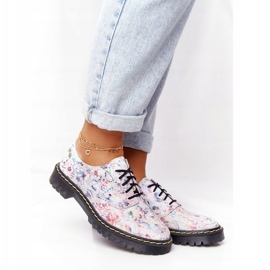 Scarpe Oxford da donna Maciejka in pelle bianche con fiori 04087-38 bianco 1