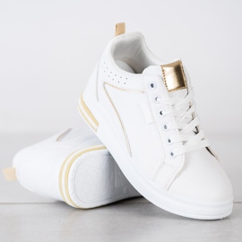 SHELOVET Scarpe Bianche Con Zeppa Nascosta bianca 1