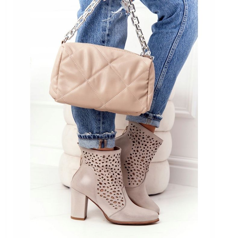 Exquisite Stivaletti in pelle traforata su un cappuccino post squisito 1219 beige 1