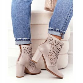 Exquisite Stivaletti in pelle traforata su un cappuccino post squisito 1219 beige 2