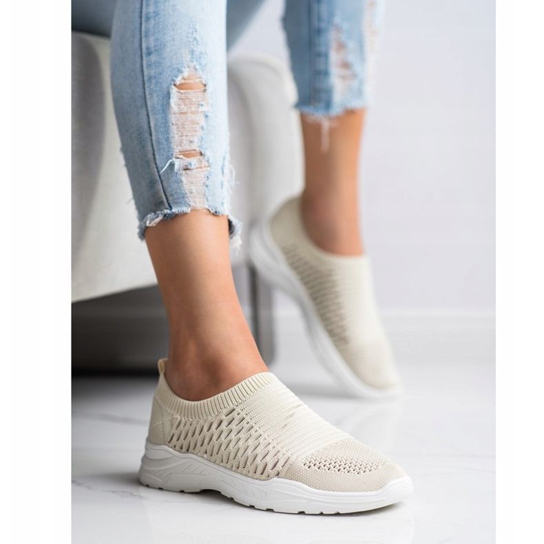 Ideal Shoes Comode sneakers traforate beige 1