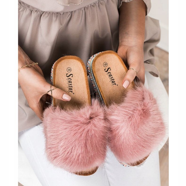 Seastar Pantofole alla moda su una piattaforma decorativa rosa 2