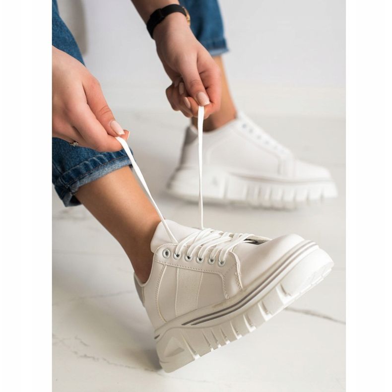 SHELOVET Sneakers bianche sulla piattaforma bianco 1