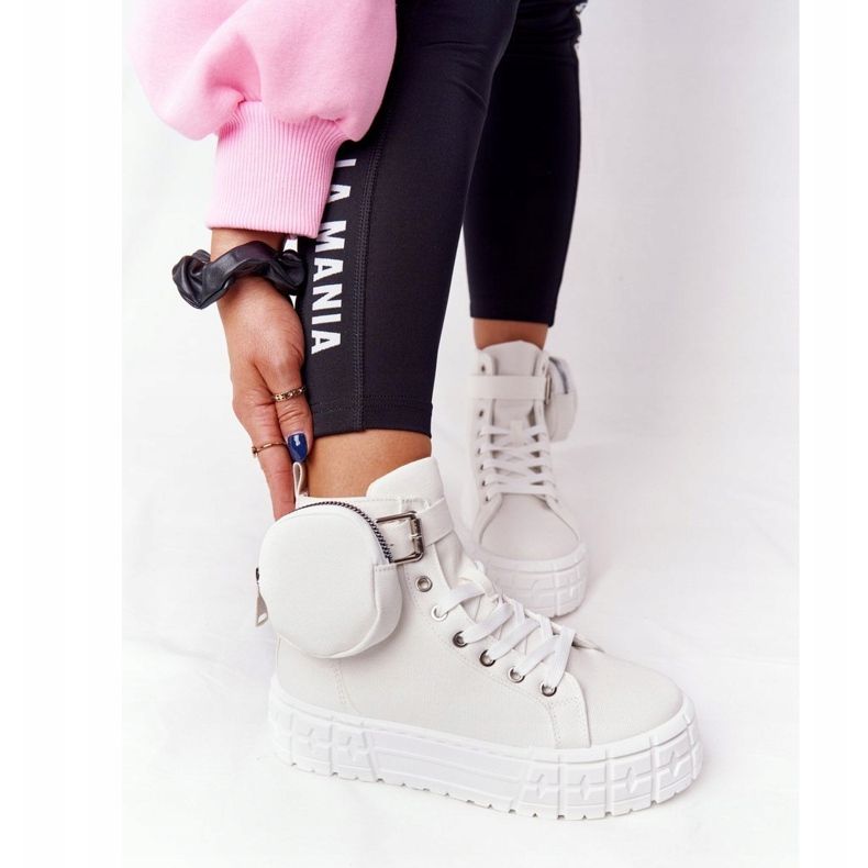 Sneakers da donna su una piattaforma con un popcorn bianco rene 2