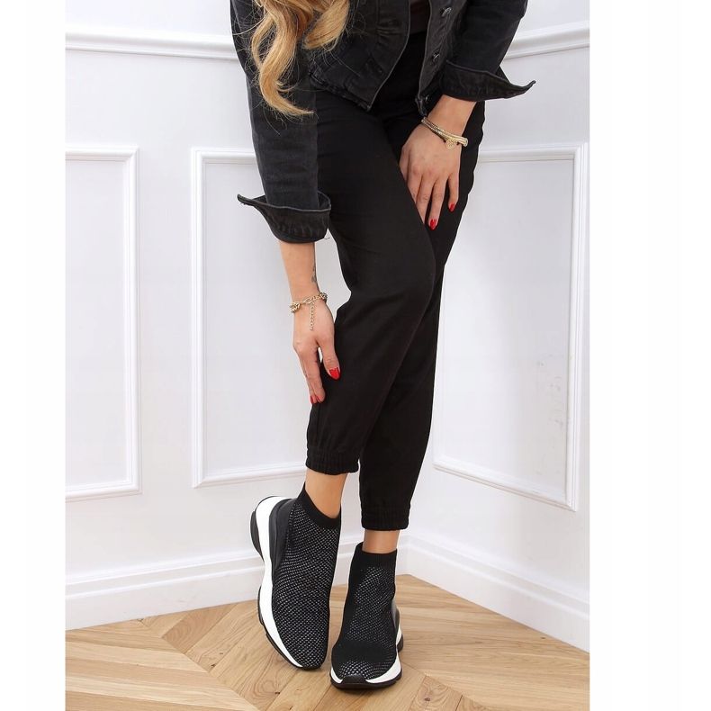 Nero RQ286 Scarpe sportive nere su zeppa nascosta 2