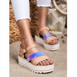 Weide Sandali Sulla Piattaforma Con Effetto Holo beige 1