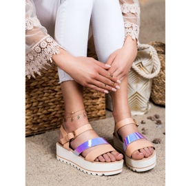 Weide Sandali Sulla Piattaforma Con Effetto Holo beige 2