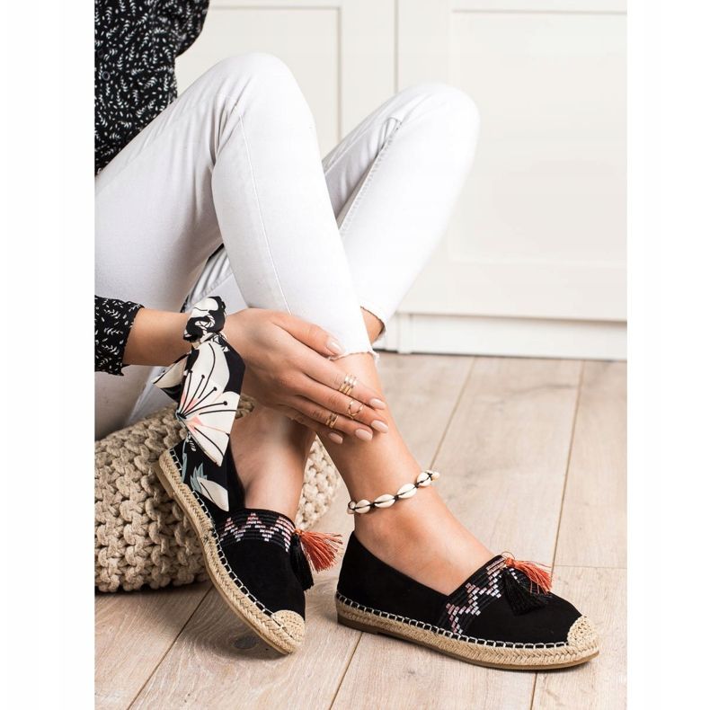 Best Shoes Espadrillas alla moda con ornamenti nero 1