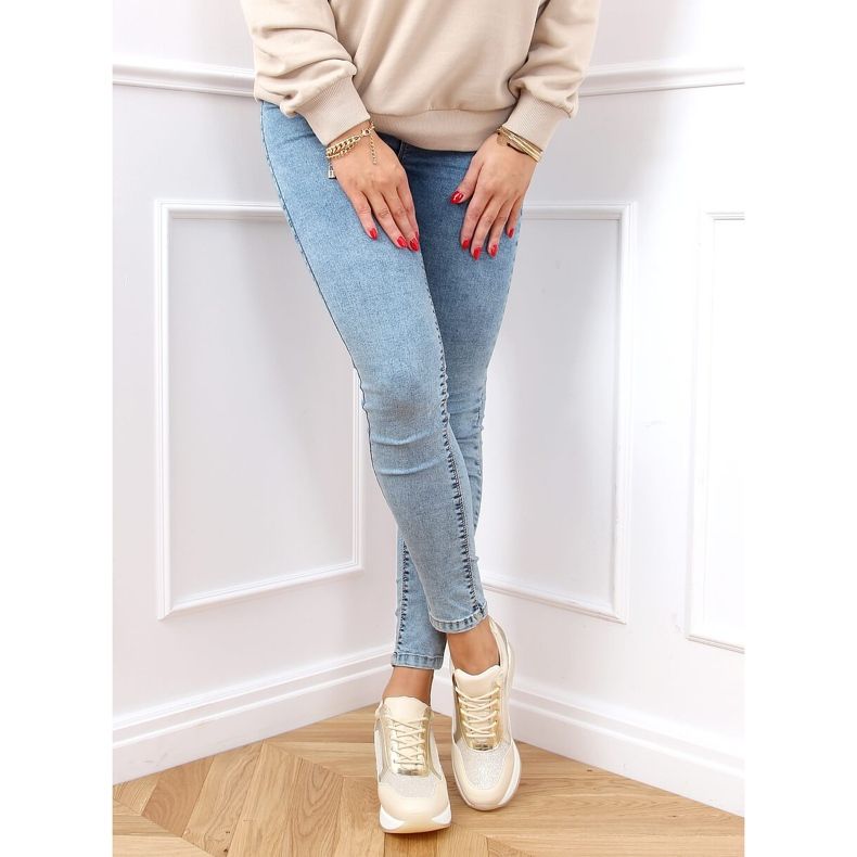 Scarpe sportive su una zeppa nascosta beige e oro RQ288 Beige d'oro 2