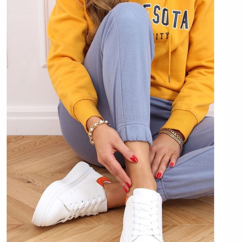 Sneakers donna bianche e arancioni A88-63 Orange bianco arancia 1
