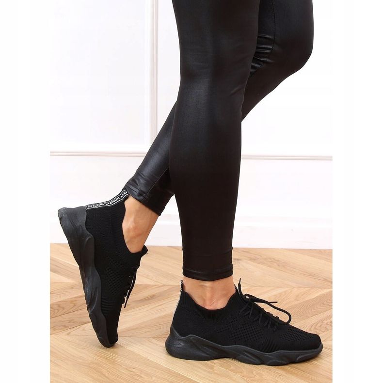 Nero FF-10 Scarpe sportive calzini neri 1