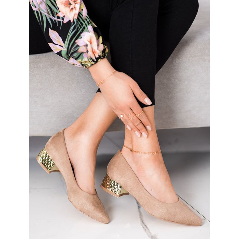 Filippo Décolleté beige con tacco dorato 1