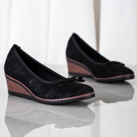 Vinceza Pompe a cuneo traforate nero 1