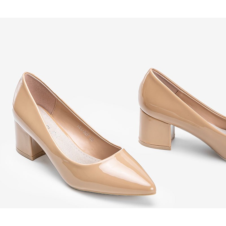 Décolleté beige laccate su blocco Damari 1