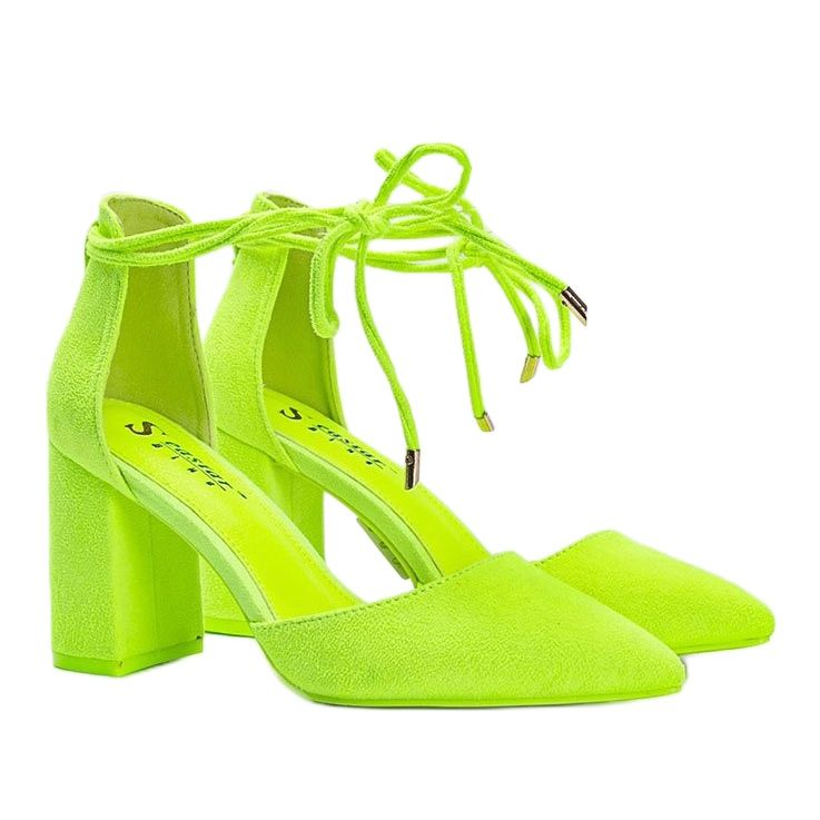 Décolleté stringate gialle sul post di Macey giallo 1