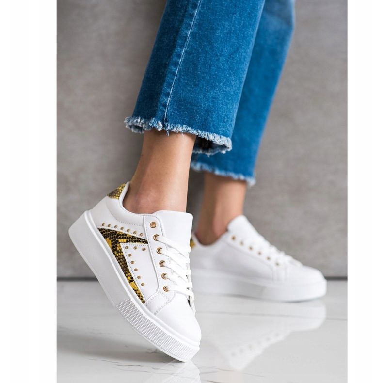 SHELOVET Sneakers bianche sulla piattaforma bianco nero giallo 1