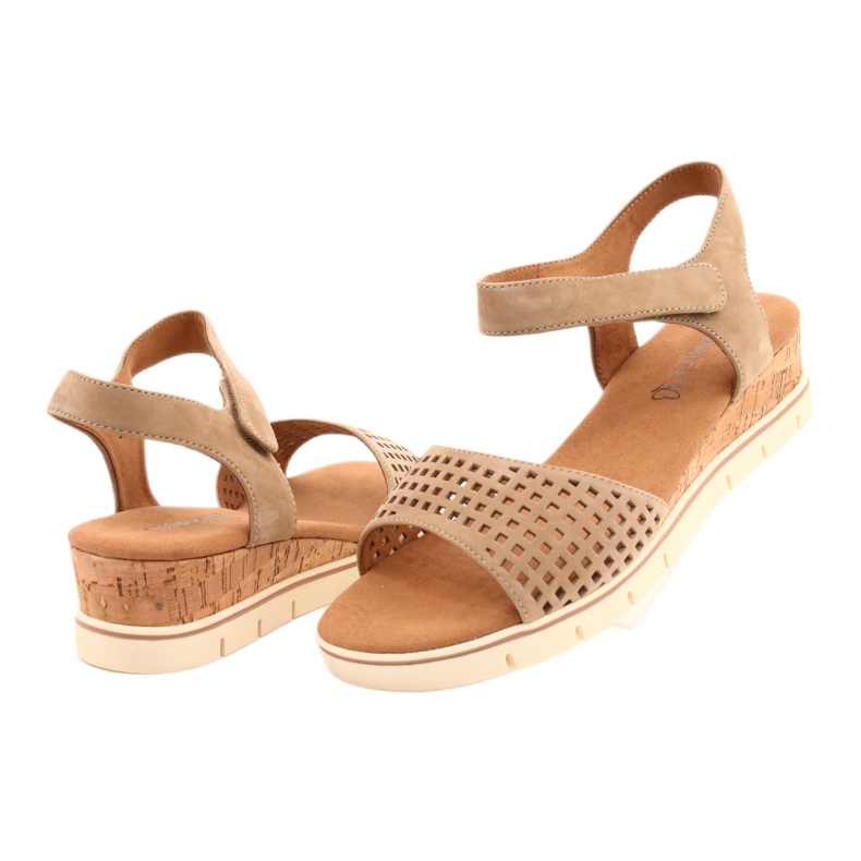 Sandali Caprice in pelle con zeppa 28710 beige 2