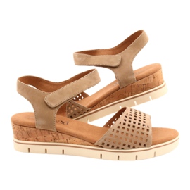 Sandali Caprice in pelle con zeppa 28710 beige 5