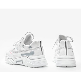Sneakers bianche su una spessa suola Leanna bianco 2