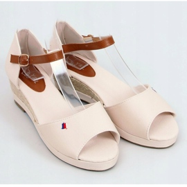 Sandali Tommy su una zeppa bassa beige BL-362 Beige marrone 1