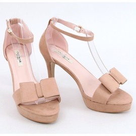 Sandali sulla piattaforma beige 9R32 1