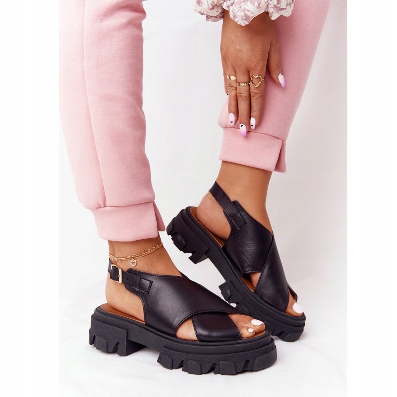 Sandali in pelle sulla piattaforma Lewski Shoes 3018-0 Nero 1