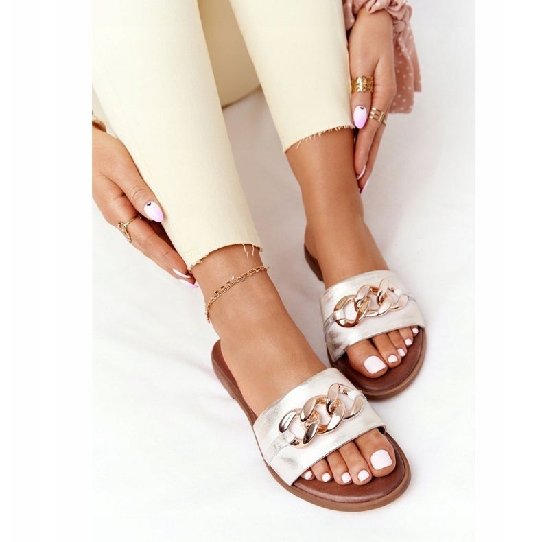Ciabatte In Pelle Con Catena Nicole 2652 Metallic White bianco 1